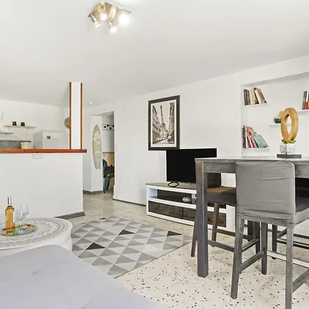 Apartment La Marina