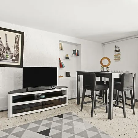La Marina Apartment *